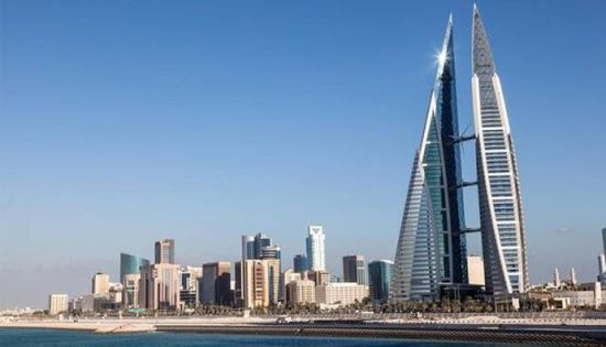 البحرين تتلقى أول دفعة من المساعدات الخليجية