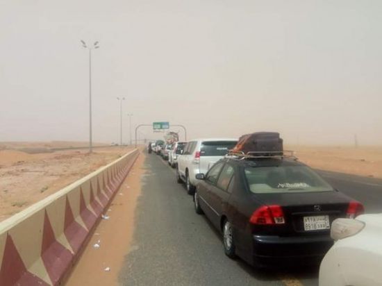 السفارة اليمنية بالرياض تعلن حل مشكلة الجوازات بمنفذ الوديعة البري 