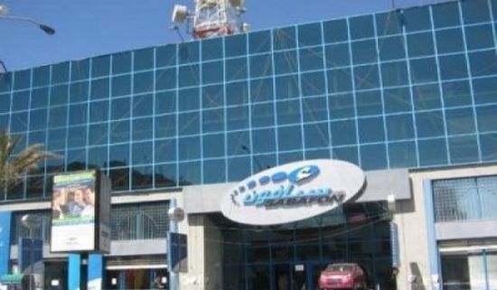 المليشيات الحوثية تغلق شركة اتصالات كبرى بصنعاء وتسرح موظفيها