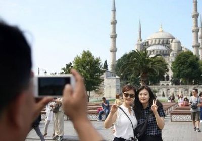 أمجد طه يسخر من إحصائية بشأن ارتفاع عدد السياح في تركيا