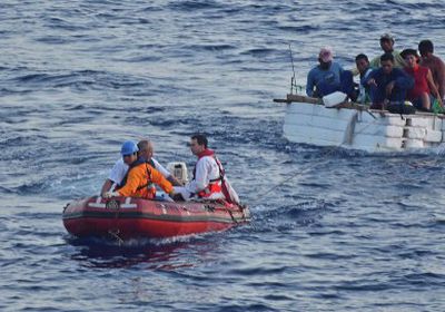 ليبيا.. حرس السواحل ينقذ 213 مهاجرًا غير شرعي من جنسيات مختلفة 