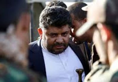 إعلامي يكشف حقيقة الخلافات الحادة داخل الحوثيين