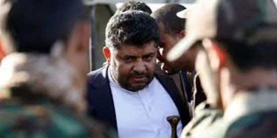 إعلامي يكشف حقيقة الخلافات الحادة داخل الحوثيين