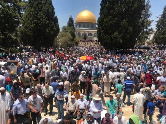 في أول جمعة برمضان.. 180 ألف فلسطيني يؤدون الصلاة بالأقصى