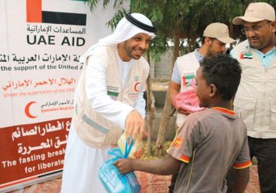 " أخبار الساعة ": الإمارات والسعودية يواصلان إغاثة اليمنيين والمتمردون يقتلونهم