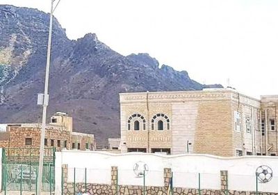 " خليفة الإنسانية " تجهّز ملعب " سعد سالمين " لاحتضان المنافسات الرياضية بسقطرى