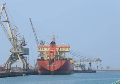 إعلامي يكشف أبطال مسرحية الحوثيين بالحديدة