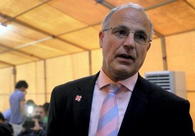 صحفي يرد على السفير البريطاني باليمن: منذ 6 أشهر ولا جديد يُذكر بمفاوضات السويد
