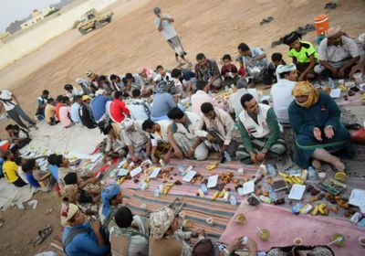 بدعم إماراتي..إفطار جماعي بمديرية نصاب في محافظة شبوة (صور)