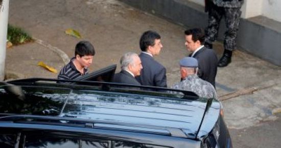 البرازيل تواصل تحقيقاتها مع الرئيس السابق في قضايا فساد
