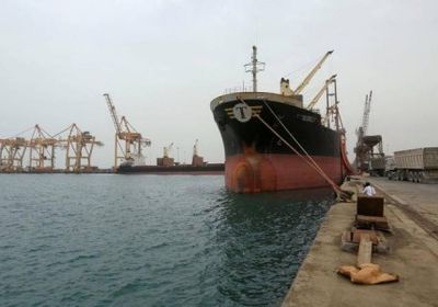 مصدر مسؤول بمصلحة خفر السواحل ينفي انسحاب الحوثيين من موانئ الحديدة