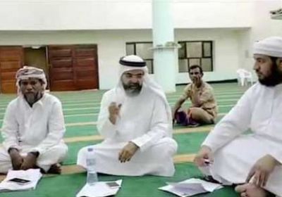 لجنة إماراتية تُخضع المشاركين في المسابقة القرآنية بسقطرى لاختبارات أولية