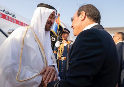 الرئيس المصري يستقبل الشيخ محمد بن زايد بمطار القاهرة (صور)