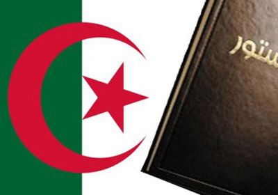 رئيس الوزراء الجزائري الأسبق يدعو إلى قراءة متأنية للدستور لإيجاد حل سياسي