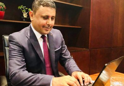 اليافعي يطالب إعلام الجنوب باقتلاع معين عبدالملك