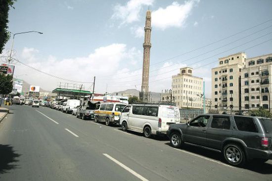أزمة المشتقات النفطية تظهر مجددا في صنعاء