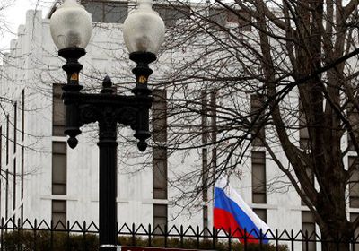 السفارة الروسية بواشنطن تتعهد باتخاذ إجراءات حاسمة ردًا على العقوبات الأمريكية الاخيرة