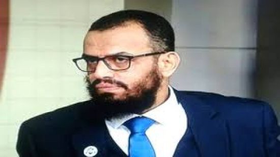 بن بريك يُوجه رسالة للشرعية والحوثي بشأن استقلال الجنوب