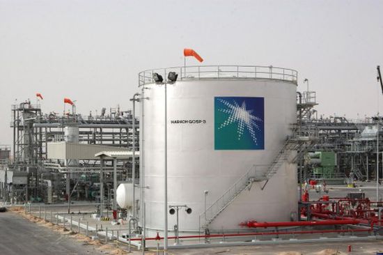 بجريمة محطات النفط.. الحوثي في بؤرة الصراع الأمريكي الإيراني (ملف)