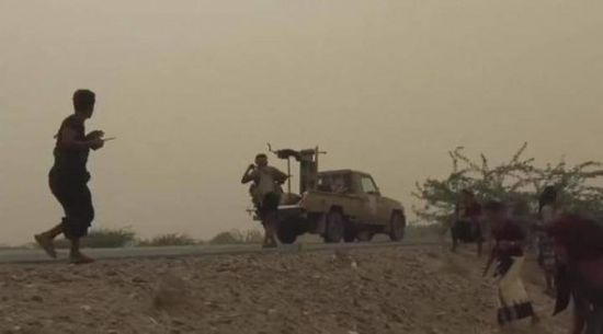 مليشيا الحوثي تجدد قصفها لمواقع تمركز ألوية العمالقة بالحديدة