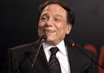 المخرج محمد فاضل يهنئ الزعيم عادل إمام بعيد ميلاده (فيديو)