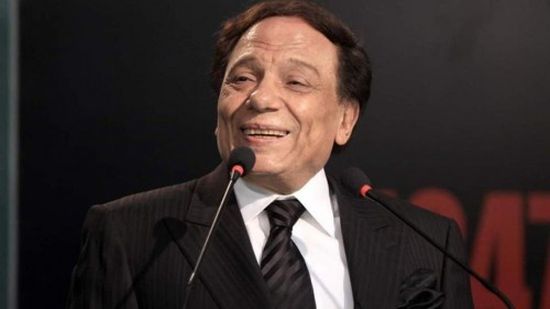 المخرج محمد فاضل يهنئ الزعيم عادل إمام بعيد ميلاده (فيديو)