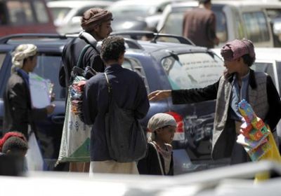 صحيفة دولية: لاينمو شيء في صنعاء إلا عدد المتسولين والمقابر