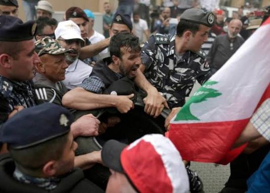 عسكريون متقاعدون يحاولون اقتحام مقر الحكومة اللبنانية
