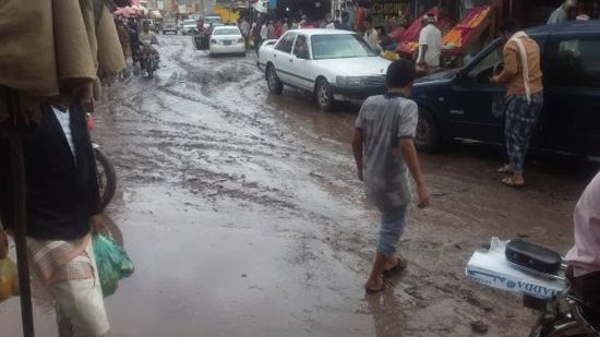 أمطار غزيرة على مناطق متفرقة في الحبيلين بردفان 