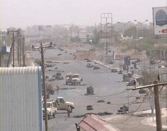 مليشيات الحوثي تقصف مواقع العمالقة والقوات المشتركة بالدريهمي والصالح