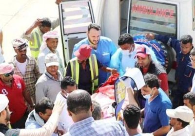 " خليفة الإنسانية " تنقل حالات جديدة من سقطرى للعلاج بدولة الإمارات