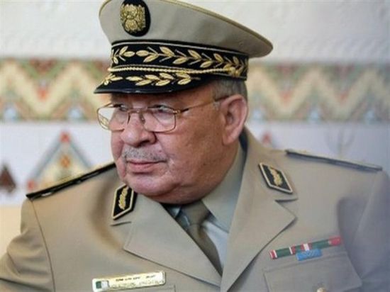 الجيش الجزائري: بقايا نظام بوتفليقة تحاول منع فتح ملفات الفساد