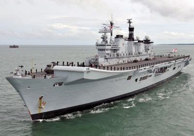 بريطانيا تستعرض اختبار مدمرة ملكية أثناء إطلاق صاروخ شديد السرعة (فيديو)