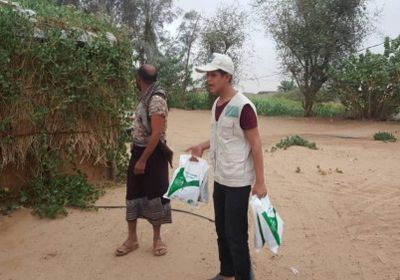 بدعم سعودي..توزيع 3862 وجبة إفطار في الضالع وحضرموت ومأرب (صور)