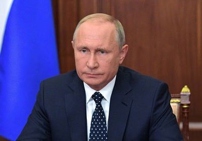 الرئيس الروسي يبحث مع ميركل وماكرون الأزمة الأوكرانية الداخلية