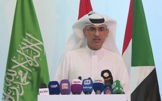 منصور المنصور: عمليات التحالف العربي تتوافق مع القانون الدولي الإنساني