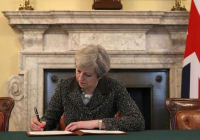 صحيفة: رئيسة الوزراء البريطانية تيريزا ماي ستعلن استقالتها غداً