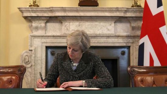 صحيفة: رئيسة الوزراء البريطانية تيريزا ماي ستعلن استقالتها غداً