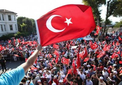 الشريف: الشعب التركي قد مل أكاذيب المحللين المدافعين عن الحكومة