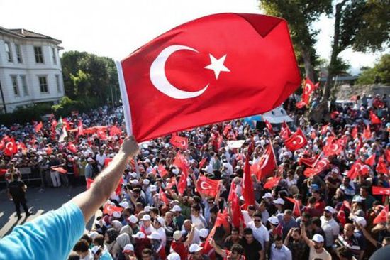 الشريف: الشعب التركي قد مل أكاذيب المحللين المدافعين عن الحكومة