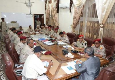 تفاصيل اجتماع البحسني مع قادة الوحدات العسكرية بالمنطقة الثانية 