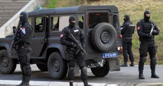 مصرع وإصابة 4 مهاجرين داخل شاحنة بضائع شمال صربيا