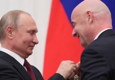 إنفانتينو يشكر روسيا ويحصل على وسام الصداقة من بوتين