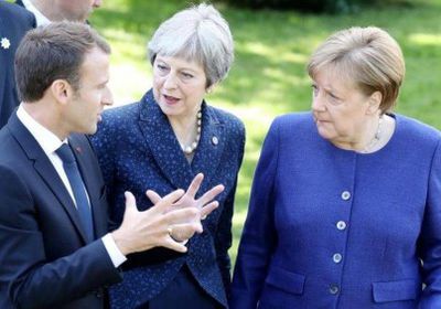 ماكرون: ما فعلته تيريزا " عمل شجاع " ويدعو لتوضيح سريع لملف بريكست