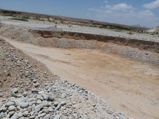 فرق هيئة المساحة الجيولوجية تواصل زيارتها لمواقع المحاجر بوادي حضرموت