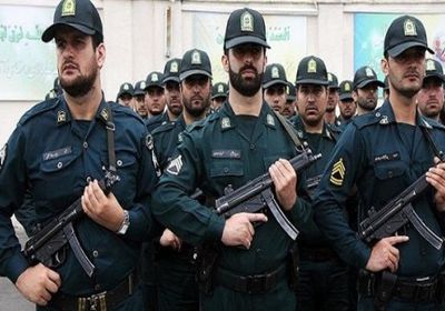 إيران تعتقل 30 مواطنًا بسبب ممارسة اليوغا المختلطة