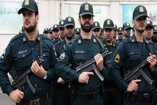 إيران تعتقل 30 مواطنًا بسبب ممارسة اليوغا المختلطة