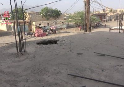 إصابة امرأة في قصف حوثي على منازل المواطنين في حيس 