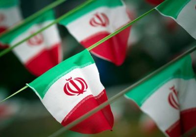 السلطات الإيرانية تعتقل عشرات الأشخاص لممارستهم اليوغا 