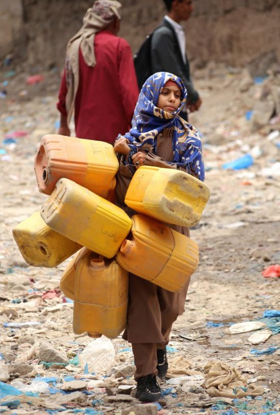 حصار الإخوان والحوثي لتعز يفجر أزمة إنسانية طاحنة